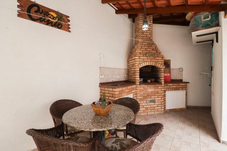 Casa à venda com 220m², 4 quartos e 3 vagasPiscina e Churrasqueira