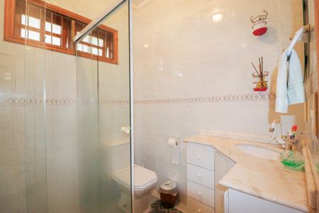 Casa à venda com 220m², 4 quartos e 3 vagasBanheiro Social