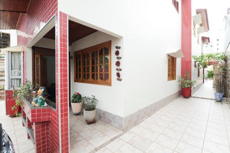 Casa à venda com 220m², 4 quartos e 3 vagasEntrada