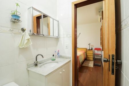 Casa à venda com 220m², 4 quartos e 3 vagasBanheiro da Suíte