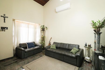 Sala de casa à venda com 4 quartos, 220m² em Jardim do Colegio (zona Norte), São Paulo