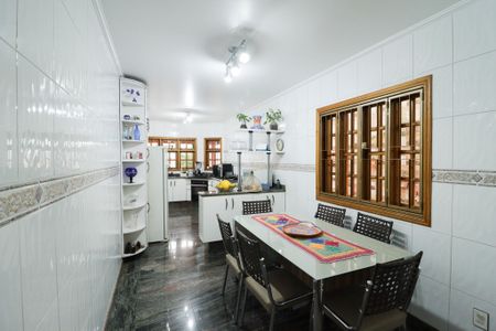 Casa à venda com 220m², 4 quartos e 3 vagasCozinha