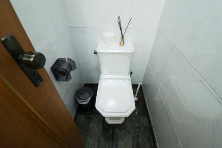 Casa à venda com 220m², 4 quartos e 3 vagasLavabo