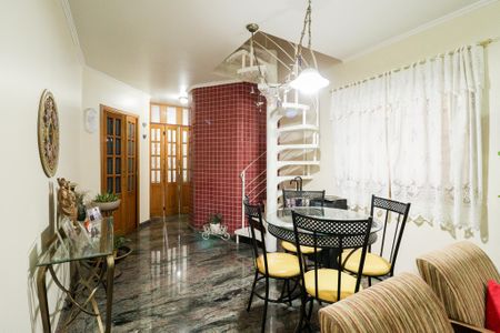 Casa à venda com 220m², 4 quartos e 3 vagasSala