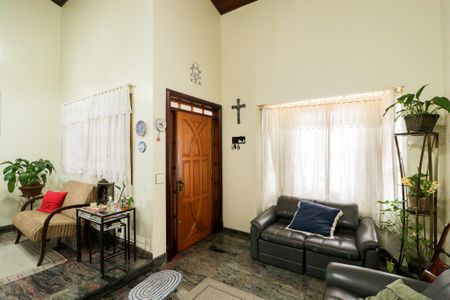 Casa à venda com 220m², 4 quartos e 3 vagasSala