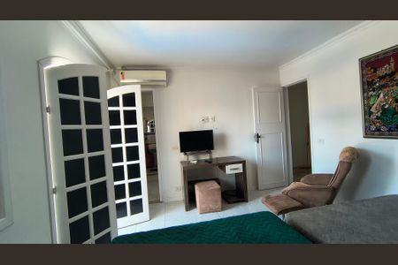 Casa de condomínio à venda com 231m², 3 quartos e 4 vagasSuíte