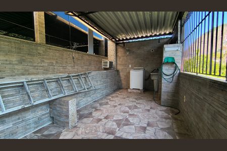 Casa de condomínio à venda com 231m², 3 quartos e 4 vagasÁrea de Serviço