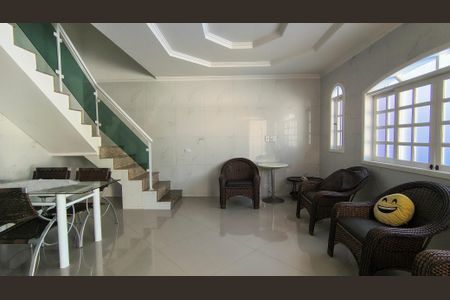 Sala de casa de condomínio à venda com 3 quartos, 231m² em Vargem Pequena, Rio de Janeiro