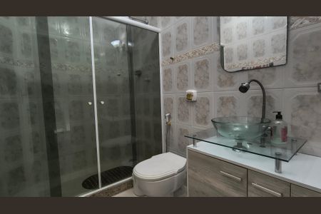 Casa de condomínio à venda com 231m², 3 quartos e 4 vagasBanheiro Social
