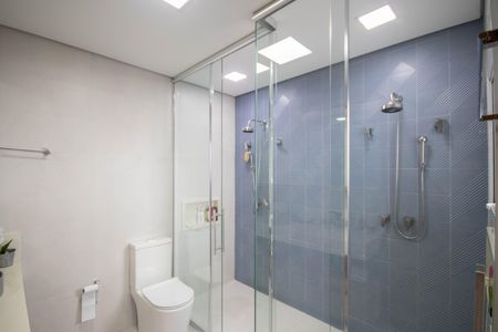 Casa para alugar com 350m², 3 quartos e 4 vagas Casa para alugar com 350m², 3 quartos e 4 vagasBanheiro da Suíte 1