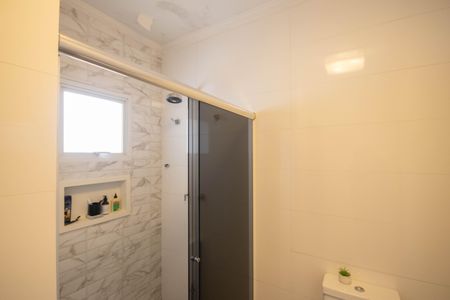 Casa para alugar com 350m², 3 quartos e 4 vagas Casa para alugar com 350m², 3 quartos e 4 vagasBanheiro da Suíte 2