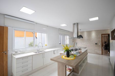 Casa para alugar com 350m², 3 quartos e 4 vagas Casa para alugar com 350m², 3 quartos e 4 vagasCozinha
