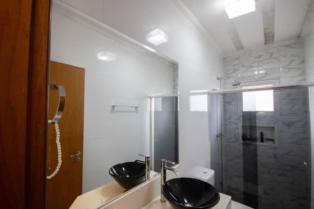 Casa para alugar com 350m², 3 quartos e 4 vagas Casa para alugar com 350m², 3 quartos e 4 vagasBanheiro da Suíte 3
