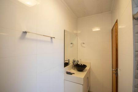 Casa para alugar com 350m², 3 quartos e 4 vagas Casa para alugar com 350m², 3 quartos e 4 vagasBanheiro da Suíte 2