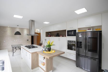 Casa para alugar com 350m², 3 quartos e 4 vagas Casa para alugar com 350m², 3 quartos e 4 vagasCozinha