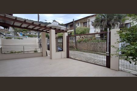 Casa para alugar com 396m², 5 quartos e 4 vagas Casa para alugar com 396m², 5 quartos e 4 vagasGaragem