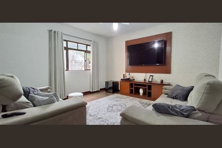 Casa para alugar com 396m², 5 quartos e 4 vagas Casa para alugar com 396m², 5 quartos e 4 vagasSala