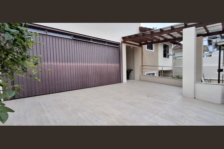 Casa para alugar com 396m², 5 quartos e 4 vagas Casa para alugar com 396m², 5 quartos e 4 vagasGaragem