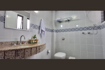 Casa para alugar com 396m², 5 quartos e 4 vagas Casa para alugar com 396m², 5 quartos e 4 vagasBanheiro da Suíte