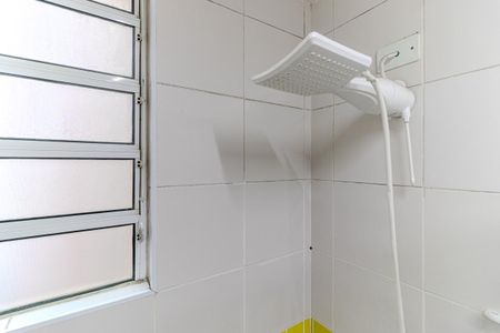 Banheiro Social de kitnet/studio para alugar com 1 quarto, 32m² em Santa Ifigênia, São Paulo