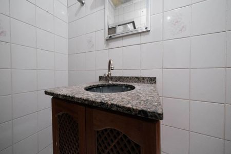 Casa à venda com 82m², 2 quartos e 2 vagasBanheiro