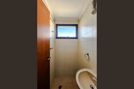 Apartamento à venda com 140m², 3 quartos e 2 vagas Apartamento à venda com 140m², 3 quartos e 2 vagasBanheiro de serviço