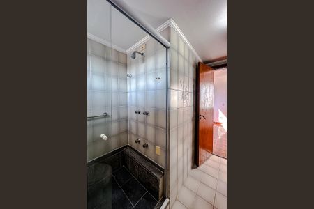 Apartamento à venda com 140m², 3 quartos e 2 vagas Apartamento à venda com 140m², 3 quartos e 2 vagasBanheiro da Suíte