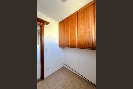 Apartamento à venda com 140m², 3 quartos e 2 vagas Apartamento à venda com 140m², 3 quartos e 2 vagasQuarto de Serviço