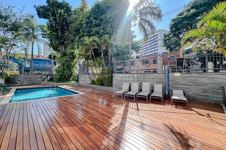 Apartamento à venda com 140m², 3 quartos e 2 vagas Apartamento à venda com 140m², 3 quartos e 2 vagasÁrea comum - Piscina