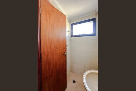 Apartamento à venda com 140m², 3 quartos e 2 vagas Apartamento à venda com 140m², 3 quartos e 2 vagasBanheiro de serviço