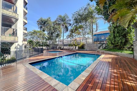 Apartamento à venda com 140m², 3 quartos e 2 vagas Apartamento à venda com 140m², 3 quartos e 2 vagasÁrea comum - Piscina