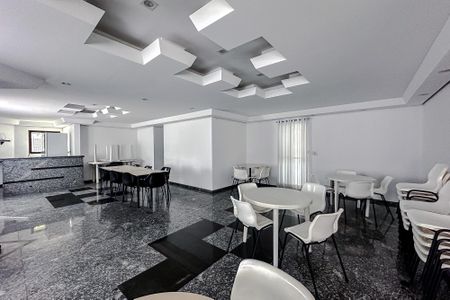 Apartamento à venda com 140m², 3 quartos e 2 vagas Apartamento à venda com 140m², 3 quartos e 2 vagasÁrea comum - Salão de festas