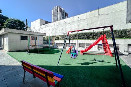 Apartamento à venda com 140m², 3 quartos e 2 vagas Apartamento à venda com 140m², 3 quartos e 2 vagasÁrea comum - Playground