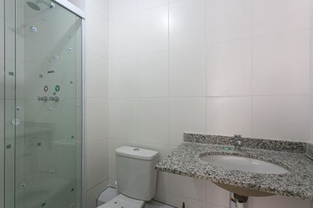 Apartamento para alugar com 65m², 3 quartos e 1 vaga Apartamento para alugar com 65m², 3 quartos e 1 vagaBanheiro da Suíte