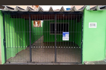 Casa à venda com 111m², 2 quartos e 2 vagasFachada