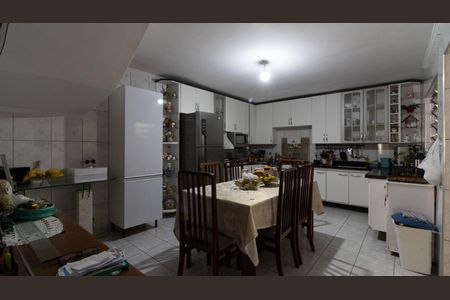 Casa à venda com 128m², 3 quartos e 2 vagas Casa à venda com 128m², 3 quartos e 2 vagasCozinha