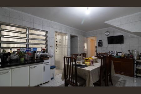 Casa à venda com 128m², 3 quartos e 2 vagas Casa à venda com 128m², 3 quartos e 2 vagasCozinha