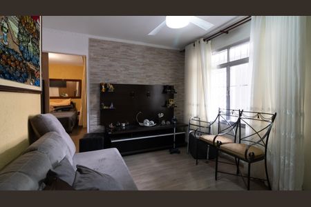 Casa à venda com 128m², 3 quartos e 2 vagas Casa à venda com 128m², 3 quartos e 2 vagasSala