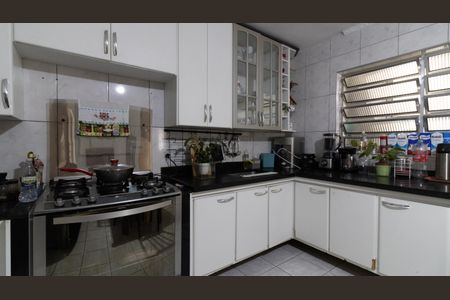 Casa à venda com 128m², 3 quartos e 2 vagas Casa à venda com 128m², 3 quartos e 2 vagasCozinha