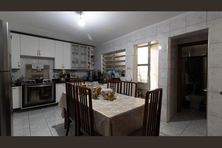 Casa à venda com 128m², 3 quartos e 2 vagas Casa à venda com 128m², 3 quartos e 2 vagasCozinha