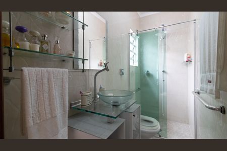 Casa à venda com 128m², 3 quartos e 2 vagas Casa à venda com 128m², 3 quartos e 2 vagasBanheiro 1