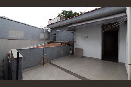 Casa à venda com 128m², 3 quartos e 2 vagas Casa à venda com 128m², 3 quartos e 2 vagasVaranda