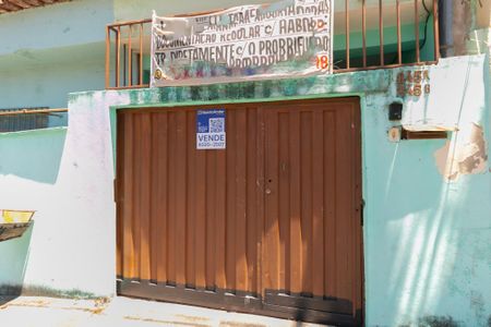 Casa à venda com 269m², 5 quartos e 3 vagasFachada - Placa