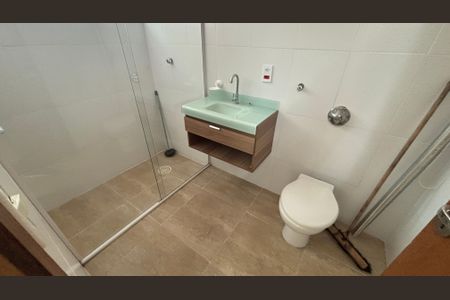 Casa à venda com 229m², 3 quartos e 6 vagasBanheiro da Suíte 2