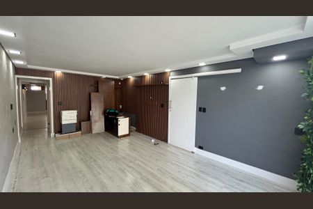 Casa à venda com 229m², 3 quartos e 6 vagasSala