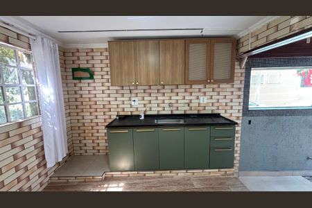 Casa à venda com 229m², 3 quartos e 6 vagasCozinha 2