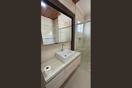 Casa à venda com 229m², 3 quartos e 6 vagasBanheiro da Suíte 1