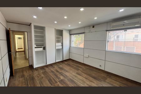 Casa à venda com 229m², 3 quartos e 6 vagasSuite 1