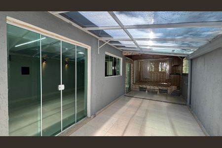 Casa à venda com 229m², 3 quartos e 6 vagasGaragem