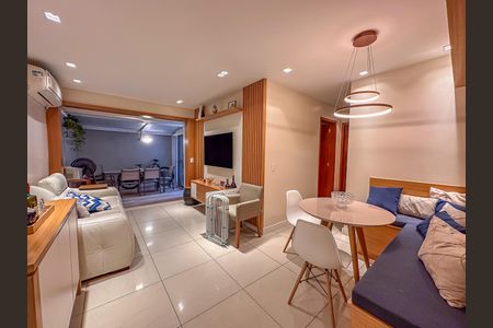 Apartamento para alugar com 93m², 2 quartos e 1 vagaSala